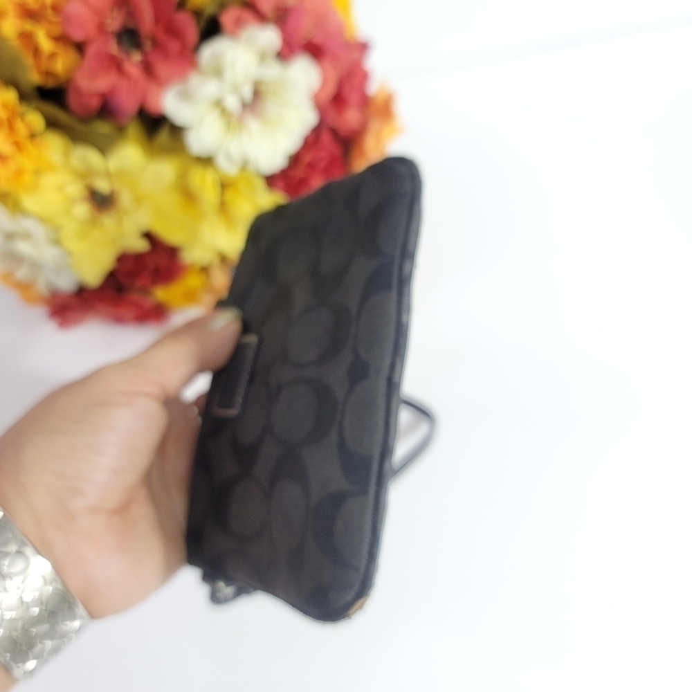 COACH WOMEN SIGNATURE WRISTLET BLACK - Picture 7 of 12